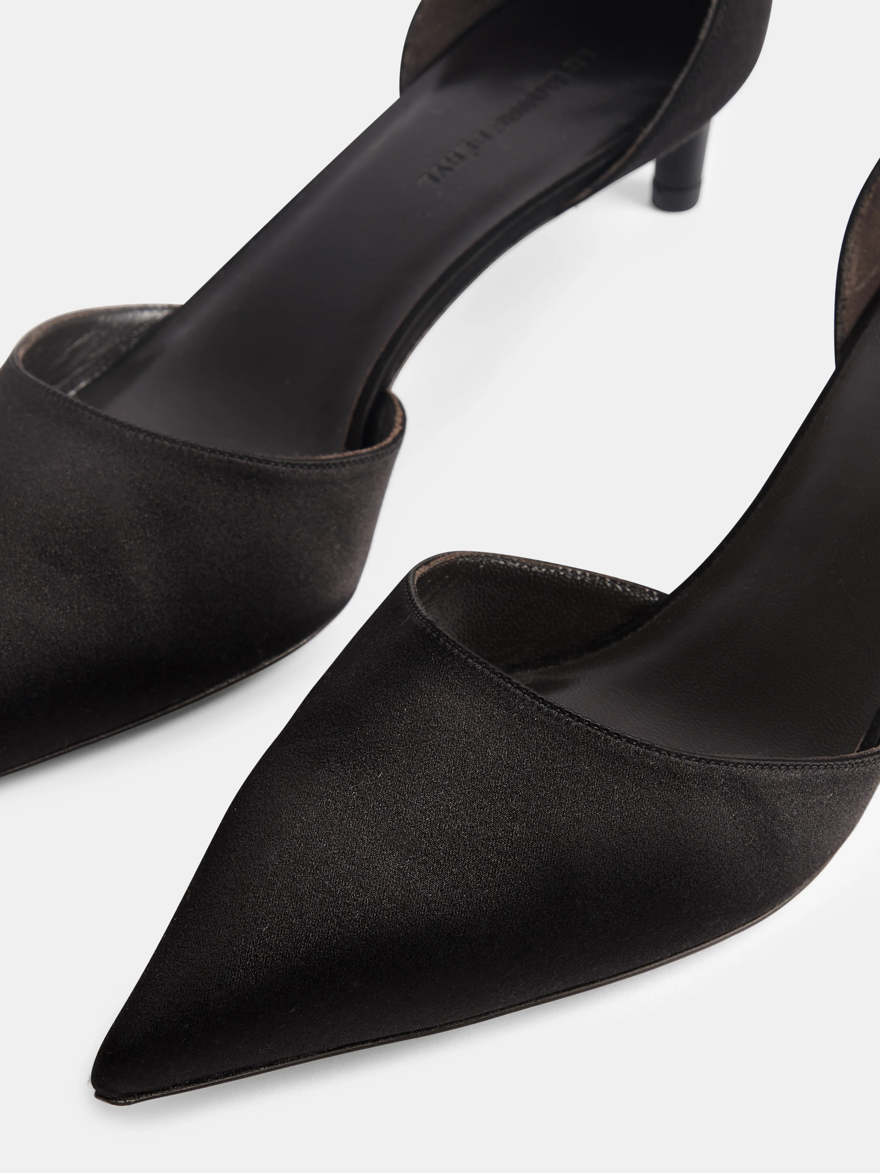 Dakota Kitten / Black Satin - Image 4